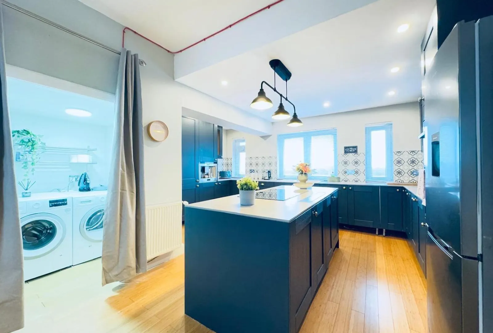 Top Floor Apartment With Castle Views location